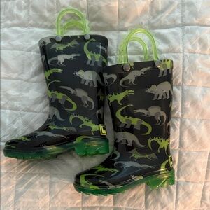 Kids Light Up Dinosaur Rain Boots size 6 (toddler)